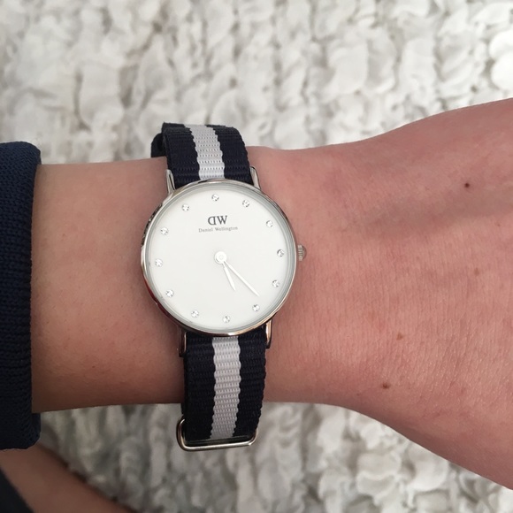 Daniel Wellington watch blue and white band - Picture 1 of 2